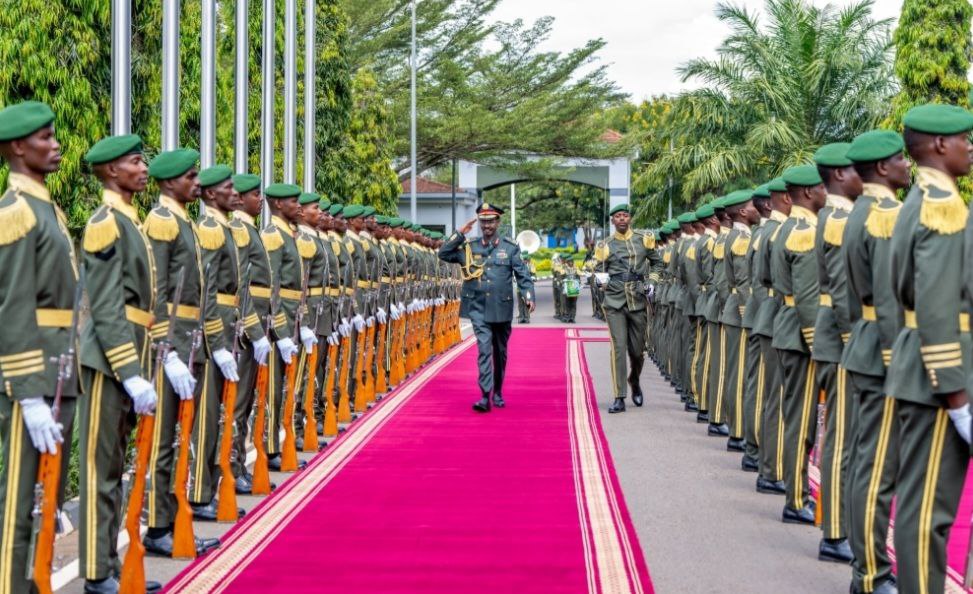 Read more about the article የኢፌዴሪ ጦር ኃይሎች ጠቅላይ ኢታማዦር ሹም ክቡር ፊልድ ማርሻል ብርሃኑ ጁላ በሩዋንዳ የስራ ጉብኝት አደረጉ።