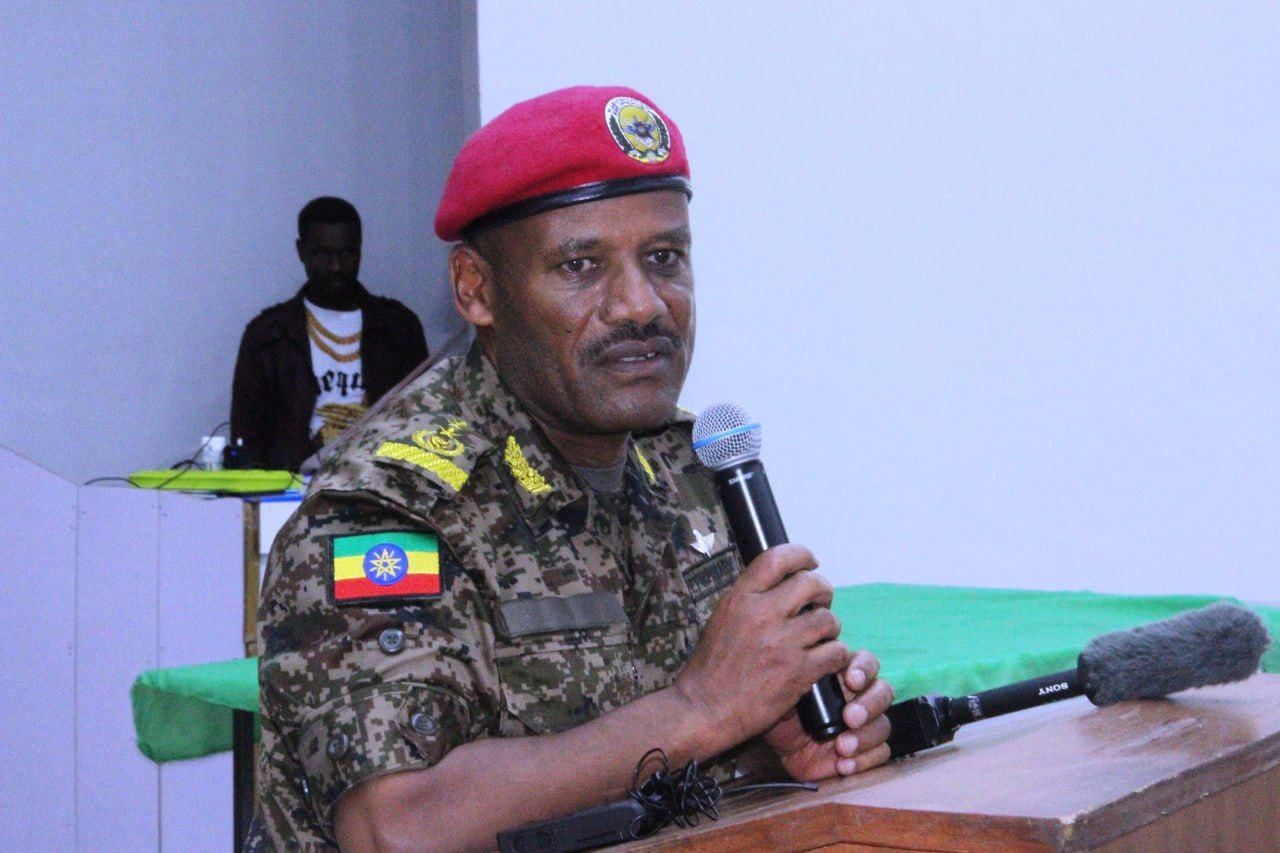 Read more about the article ዕዙ ለሁለት ወራት ያሰለጠናቸዉን አመራሮች አስመረቀ