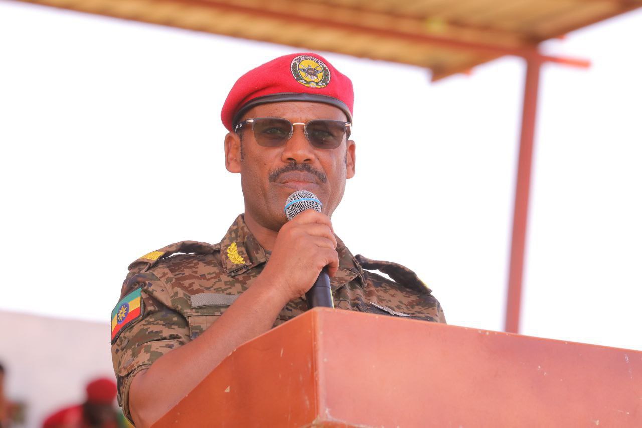 Read more about the article ለምረቃ የበቁ የመሠረታዊ ኮማንዶ ሰልጣኝ አባላቱ የቁርጠኝነት ማሳያ ስለመሆናቸው ተገለፀ።