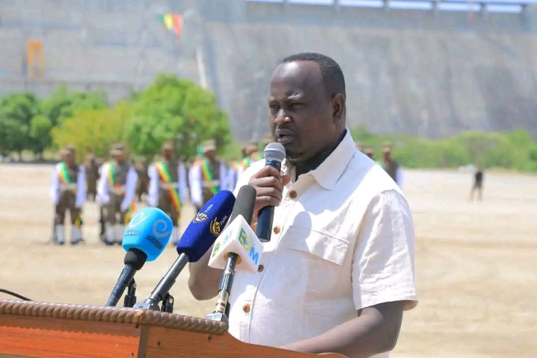 Read more about the article ሠራዊቱ አስተማማኝ የሀገር ደጀንነቱን በተግባር እያረጋገጠ ይገኛል   ርዕሰ መስተዳድር አሻድሊ ሀሰን