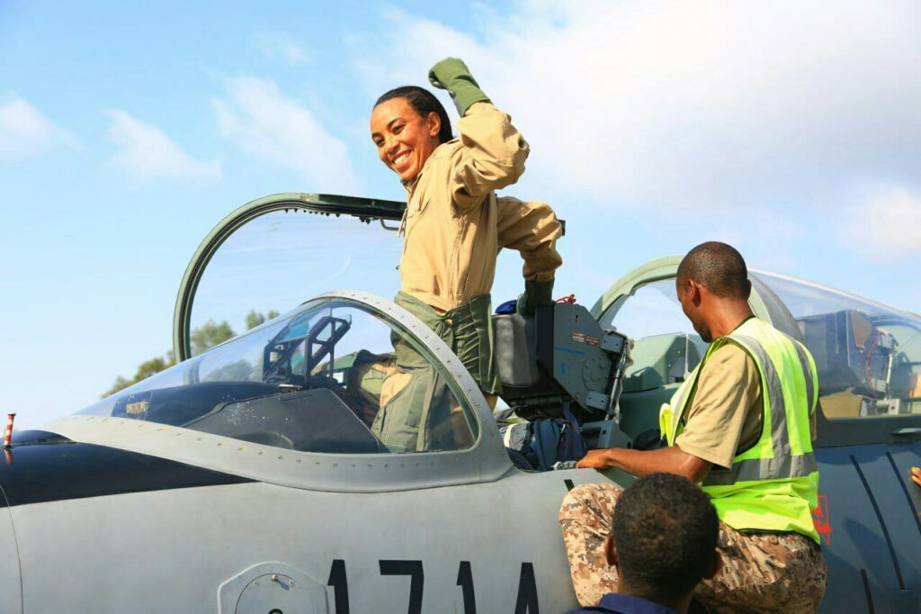 Read more about the article አየር ኃይል ሴት ወታደር አብራሪዎችን ለማብቃት ያከናወነው ተግባር ውጤታማ ነው