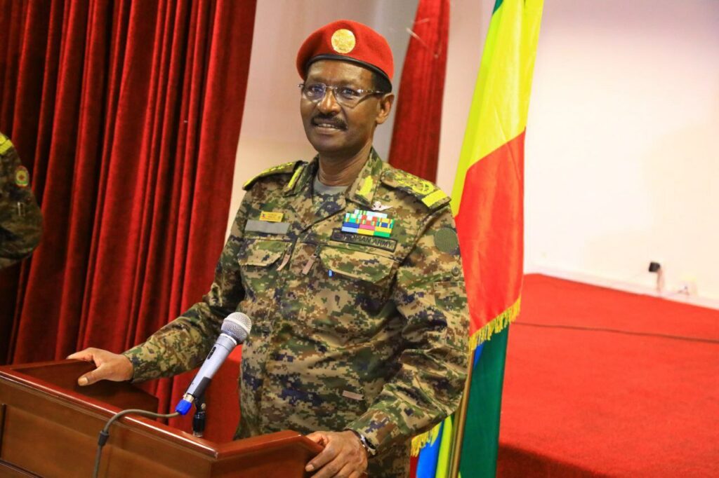 Read more about the article የጦር ሃይሎች ጠቅላይ ኢታማዦር ሹም ክቡር ፊልድ ማርሻል ብርሃኑ ጁላ የመከላከያ ስፔሻላይዝድ ሪፈራል ሆስፒታልን ጎበኙ።
