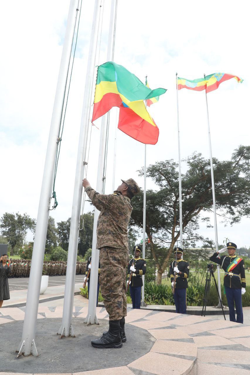 Read more about the article ሠንደቅ ዓላማ እና ሠራዊት ከቃል እስከ ህይወት መስዋዕትነት የተገመደ ትስስር አላቸው       ጀኔራል ጌታቸው ጉዲና