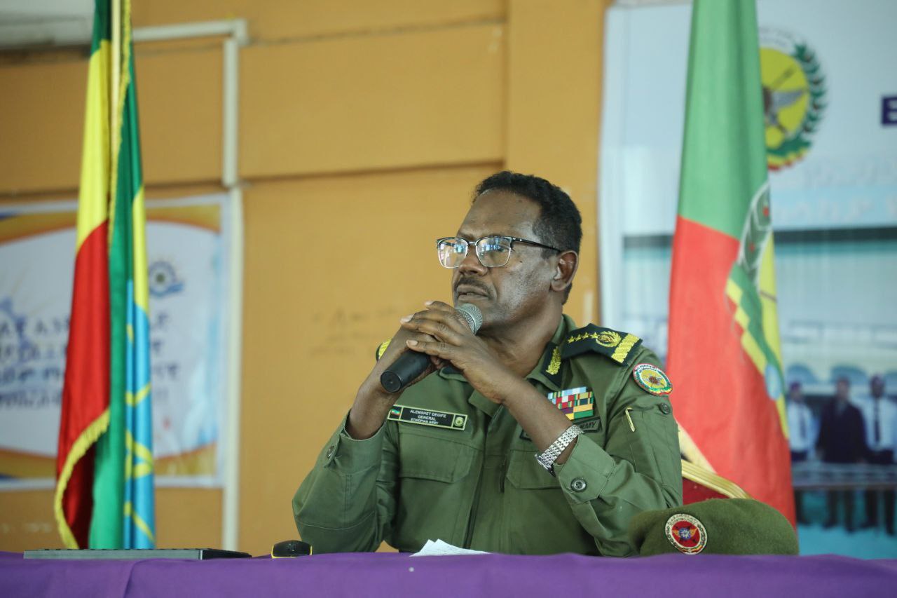 Read more about the article ሀገር ለታሪክ ያላቸውን የኃላፊነት ክብደት በተረዱ ወታደሮች ይገነባል         ጄኔራል አለምሸት ደግፌ 