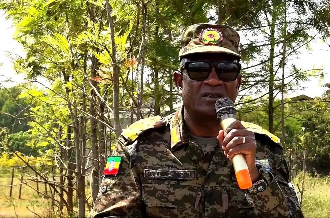 Read more about the article ሠራዊታችን በባንዳነት በተሰለፈው ፅንፈኛ ቡድን ላይ እርምጃ በመውሰድ ሰላምን እያፀና ነው –  ሌተናል ጄኔራል መሀመድ ተሰማ