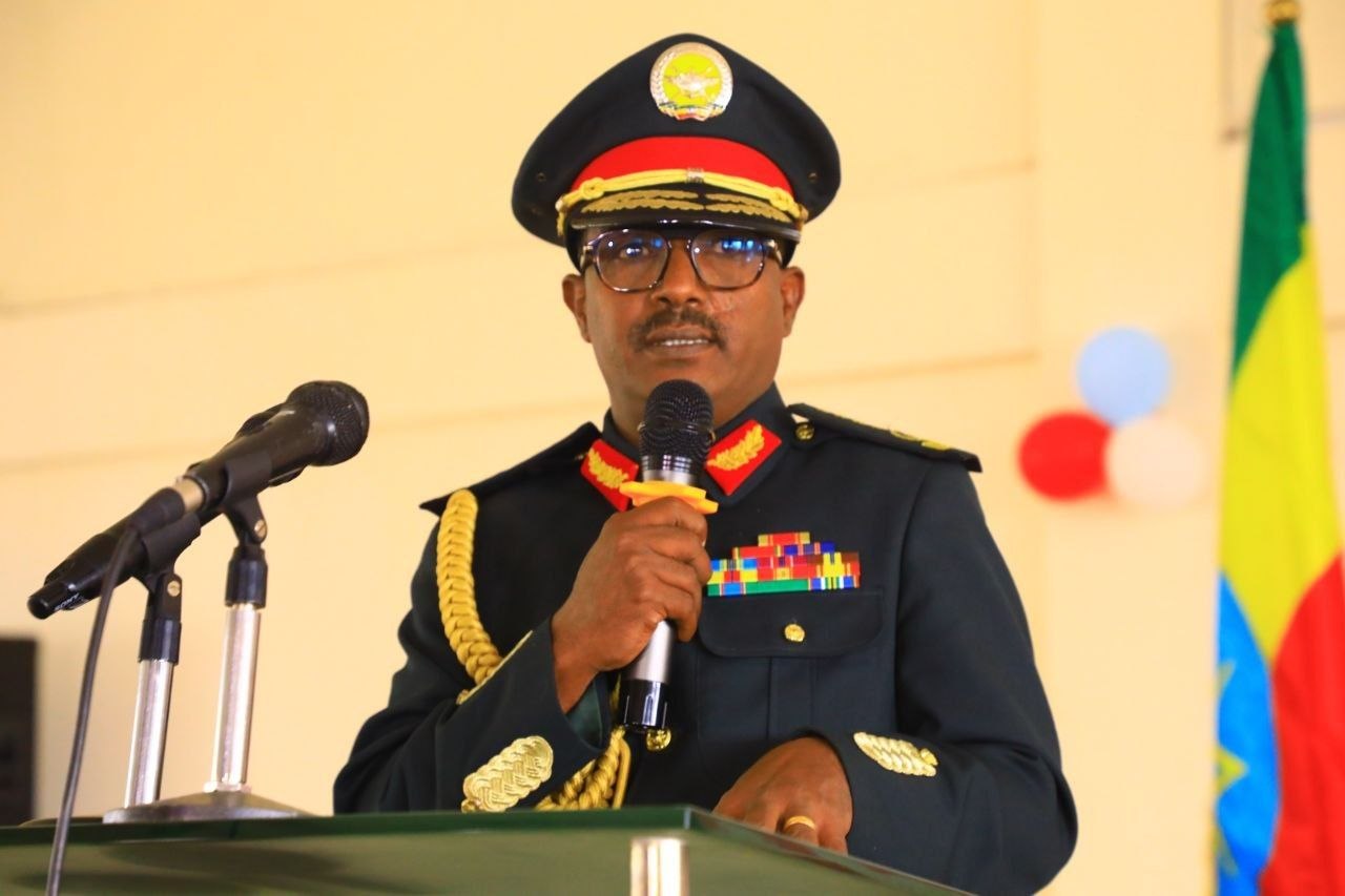 Read more about the article መከላከያ አሁናዊ የአለም የውጊያ አውድ አውቀው የሚተነትኑና ሠራዊት የሚያዘጋጁ ከፍተኛ አመራሮችን እያፈራ ይገኛል፦ ጄኔራል ይመር መኮነን